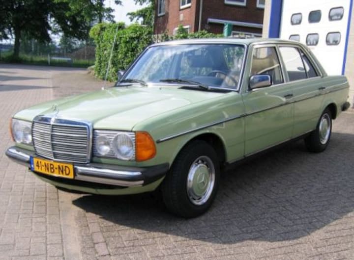 Mercedes-Benz 200 D