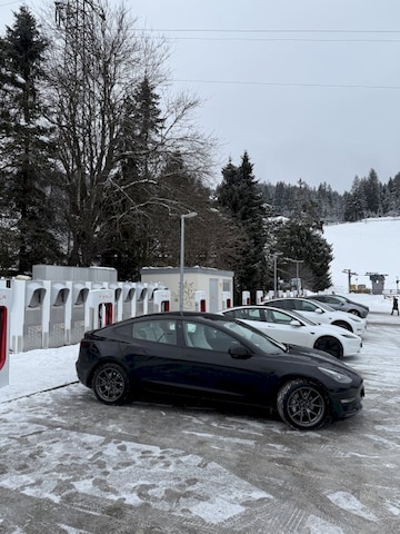 Tesla Model 3 Long Range AWD (2022)