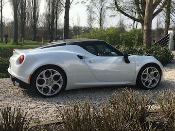 Alfa Romeo 4C 1.750 Tbi (2015)