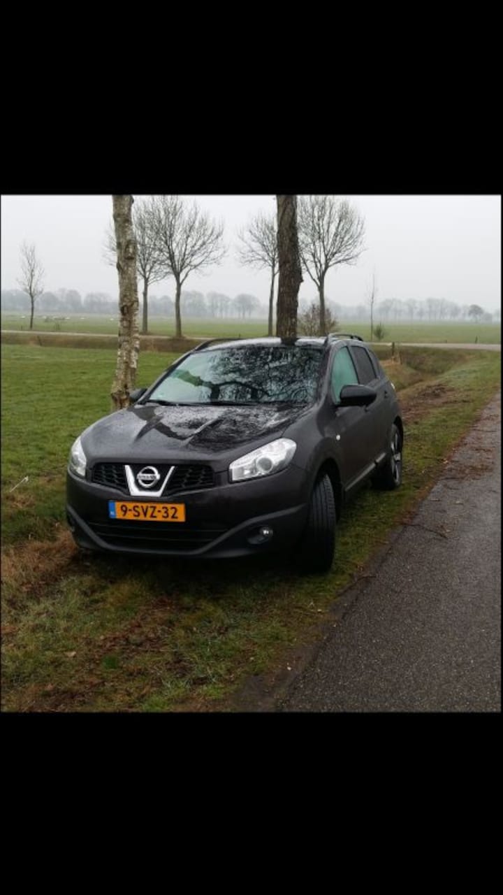 Nissan Qashqai 1.6 Connect Edition (2014)