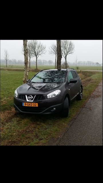 Nissan Qashqai 1.6 Connect Edition (2014)