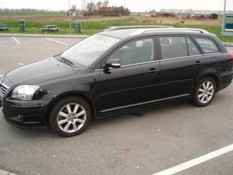Toyota Avensis Wagon 2.0 D-4D-F Linea Luna (2006)