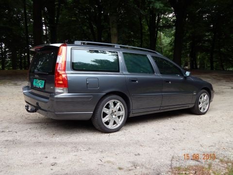 Volvo V70 D5 AWD Momentum (2004)