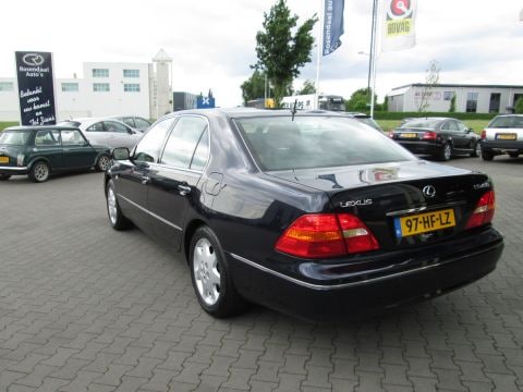 Lexus LS 430 (2001)