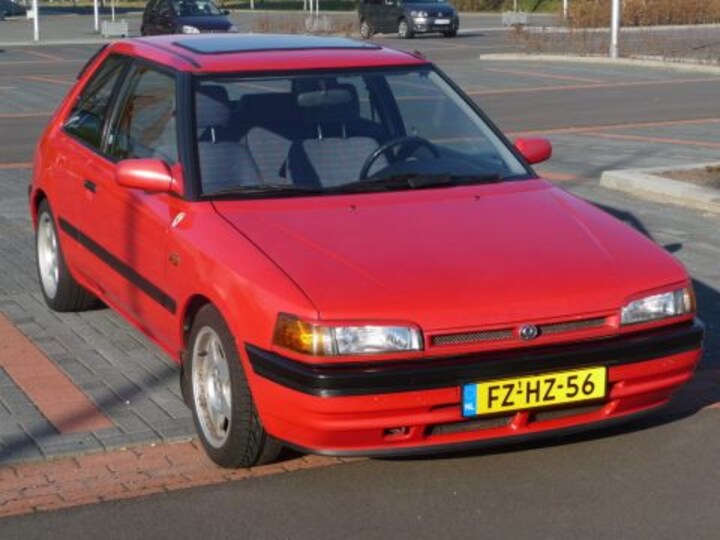 Mazda 323 1.3i GLX