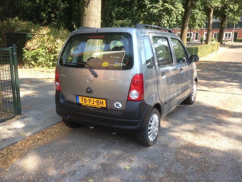 Opel Agila (2004)