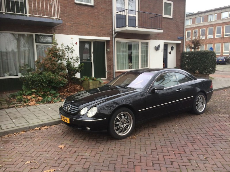 Mercedes-Benz CL 500 (2000)